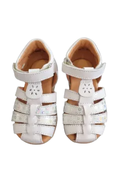 Froddo white sandals