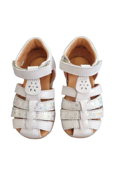 Froddo white sandals