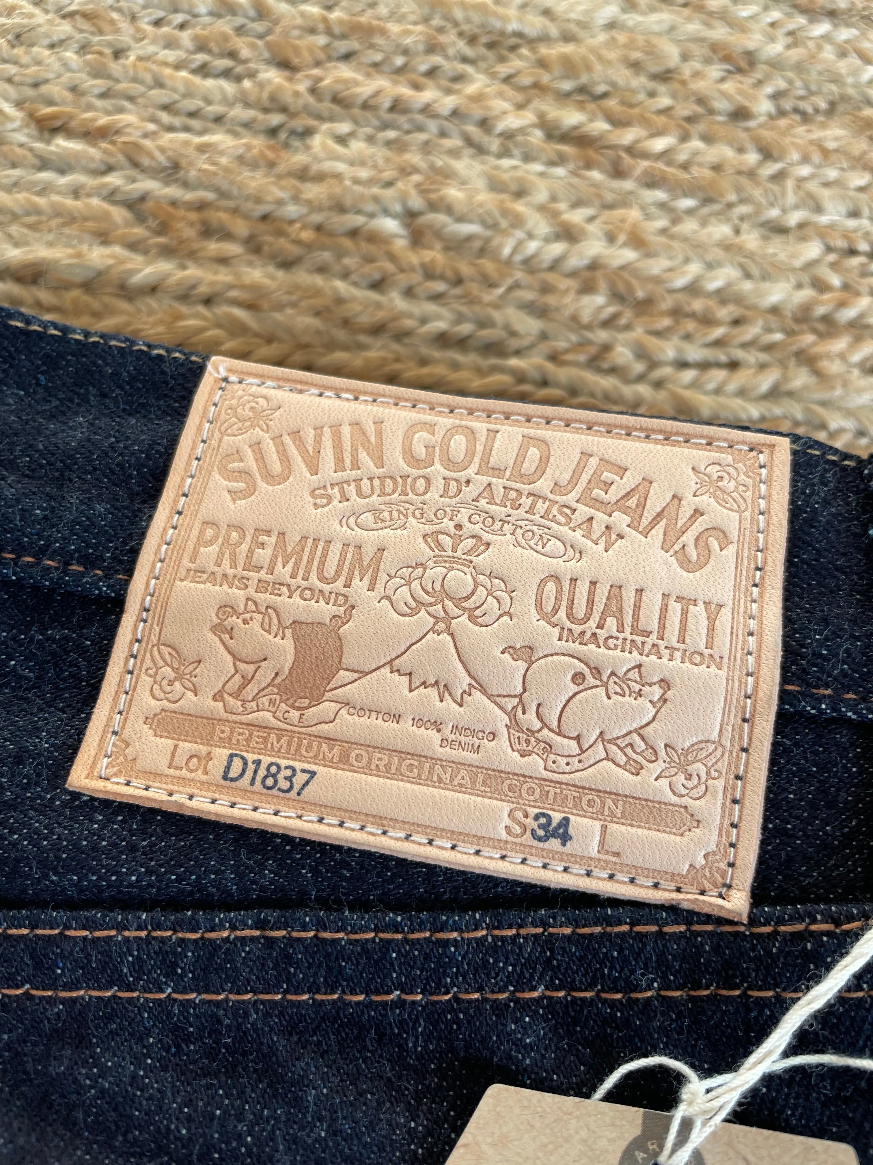 Suvin Gold Jeans - High Rise Tapered - One Wash